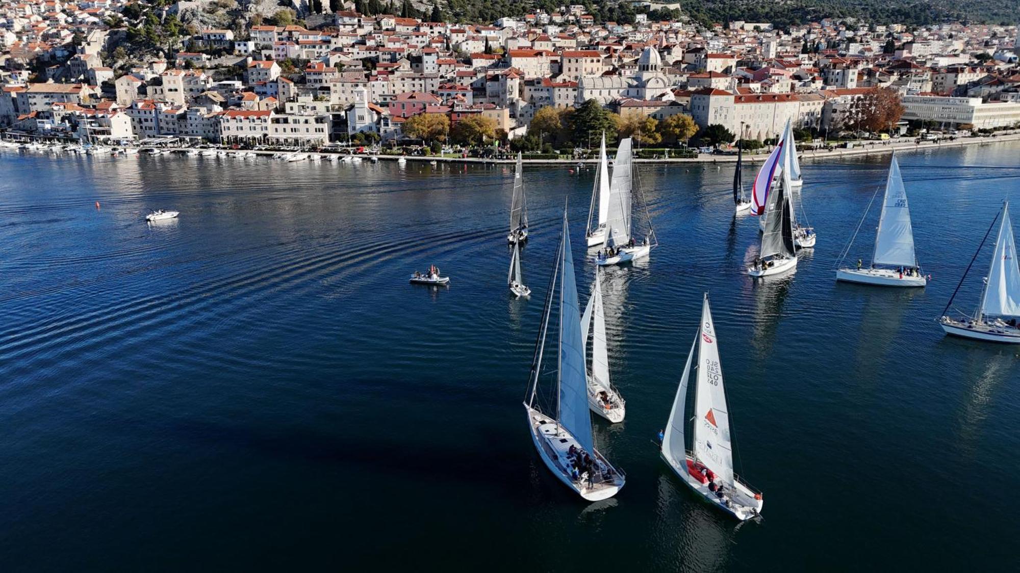 Basic Mansion + Hotel Šibenik Exterior foto
